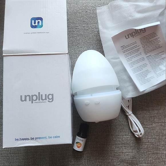 Essential Oil Diffuser Set - Picture 4 of 12